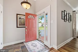 113 Hayhurst Ct, Holland, PA 18966 - Photo 7
