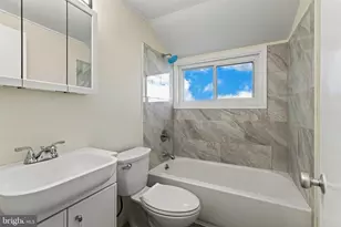 19 Vicar Ln, Levittown, PA 19054 - Photo 35