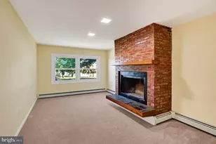 19 Vicar Ln, Levittown, PA 19054 - Photo 15