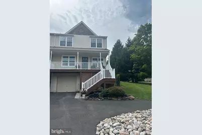 28 Cottonwood Dr, Southampton, PA 18966 - Photo 1