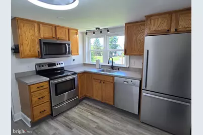 2454 E Swamp Road #1ST FLOOR, Quakertown, PA 18951 - Photo 7