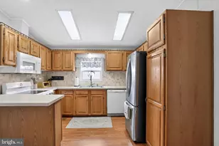495 Goldenrod Crossing W, Buckingham, PA 18912 - Photo 17