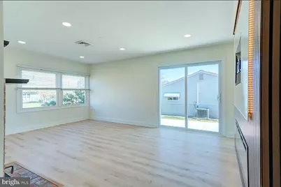49 Mistletoe Lane, Levittown, PA 19054 - Photo 9