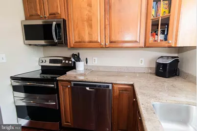 142 Elderberry Drive, Levittown, PA 19054 - Photo 17