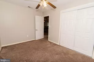 142 Elderberry Dr, Levittown, PA 19054 - Photo 23