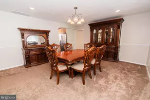 142 Elderberry Dr, Levittown, PA 19054 - Photo 9