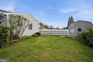 325 Cedar St, Warminster, PA 18974 - Photo 47