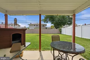 94 Terrace Rd, Levittown, PA 19056 - Photo 37