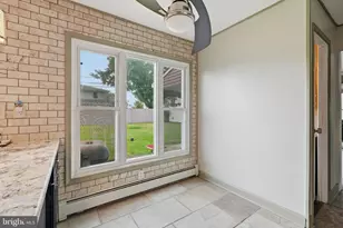 94 Terrace Rd, Levittown, PA 19056 - Photo 23