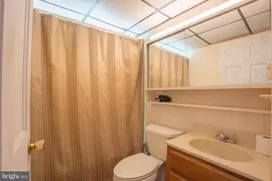 32 Young Birch Rd, Levittown, PA 19057 - Photo 15
