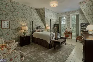 255 W Court St, Doylestown, PA 18901 - Photo 33