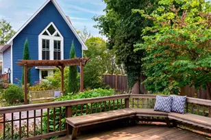 255 W Court St, Doylestown, PA 18901 - Photo 41