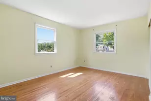 403 Merion Dr, Newtown, PA 18940 - Photo 15
