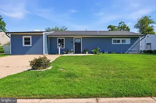 33 Wildrose Ln, Levittown, PA 19054 - Photo 3