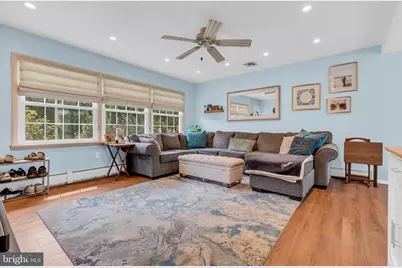 129 Plumbridge Drive, Levittown, PA 19056 - Photo 5