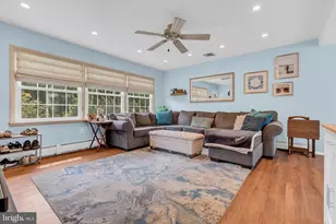 129 Plumbridge Dr, Levittown, PA 19056 - Photo 5