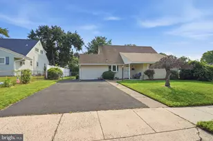 116 Highland Park Dr, Levittown, PA 19056 - Photo 3