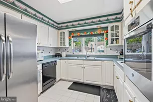 116 Highland Park Dr, Levittown, PA 19056 - Photo 11