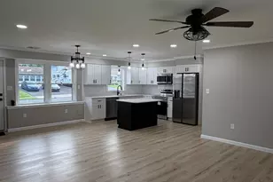 34 Mistletoe Ln, Levittown, PA 19054 - Photo 7