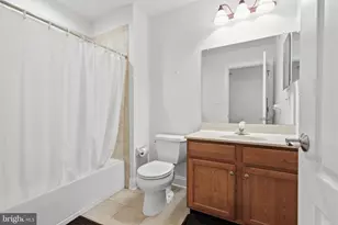 3217 Meadow View Cir, Furlong, PA 18925 - Photo 17