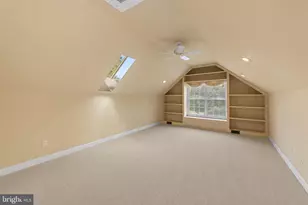 2025 Beacon Hill Dr, Newtown, PA 18940 - Photo 31