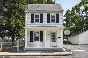 517 Maple St, Bristol, PA 19007 - Photo 1