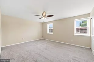 909 Clover Pl, Warminster, PA 18974 - Photo 9