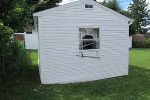 45 Queens Bridge Rd, Levittown, PA 19057 - Photo 39