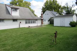 45 Queens Bridge Rd, Levittown, PA 19057 - Photo 37