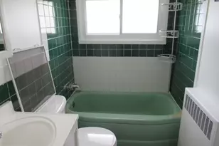 45 Queens Bridge Rd, Levittown, PA 19057 - Photo 29