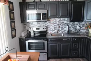 45 Queens Bridge Rd, Levittown, PA 19057 - Photo 19