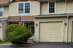 49 Cottonwood Dr, Southampton, PA 18966 - Photo 1