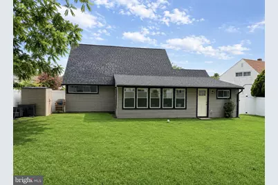 6 Roundwood Lane, Levittown, PA 19055 - Photo 5