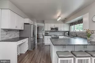 451 Knollbrook Dr, Langhorne, PA 19047 - Photo 13