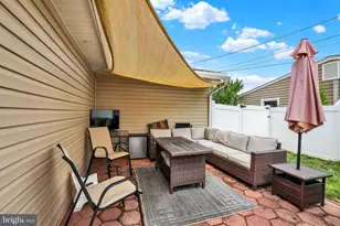 42 Burning Bush Ln, Levittown, PA 19054 - Photo 25