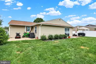 42 Burning Bush Ln, Levittown, PA 19054 - Photo 27