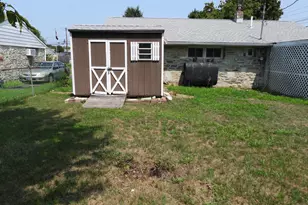 2503 Laurel Dr, Bristol, PA 19007 - Photo 29