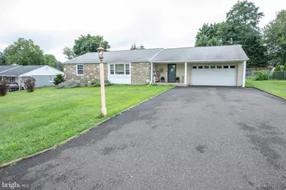 27 N Midway Avenue, Feasterville-Trevose, PA 19053 - Photo 5
