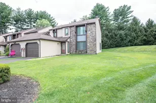 744 Newbury Ct, Southampton, PA 18966 - Photo 5