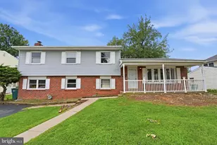 131 Louise Dr, Morrisville, PA 19067 - Photo 3