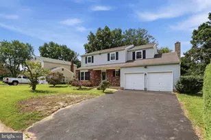 1272 Twin Streams Dr, Warminster, PA 18974 - Photo 3