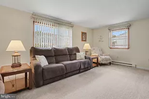 215 Maple St, Warminster, PA 18974 - Photo 7