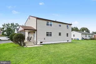 215 Maple St, Warminster, PA 18974 - Photo 33