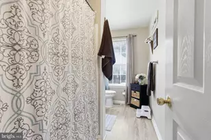 5484 Rinker Cir, Doylestown, PA 18902 - Photo 17