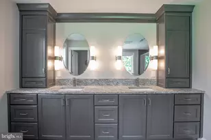 2 Oxford Ln, Doylestown, PA 18901 - Photo 43