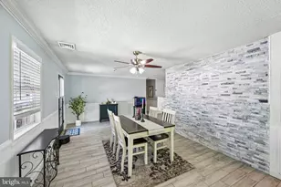 431 Magnolia Dr, Levittown, PA 19054 - Photo 13
