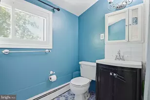 407 Holly Dr, Levittown, PA 19055 - Photo 29