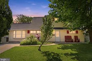 407 Holly Dr, Levittown, PA 19055 - Photo 1