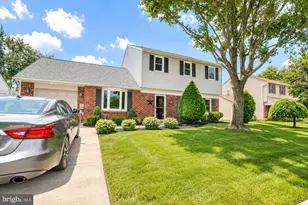519 S Queen Anne Dr, Fairless Hills, PA 19030 - Photo 3