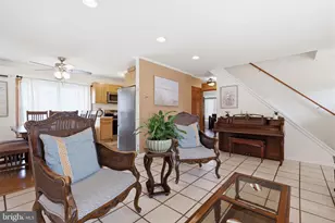 16 Parkside Cir, Levittown, PA 19056 - Photo 7